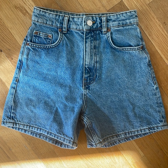 Zara high waisted shorts - Picture 1 of 5